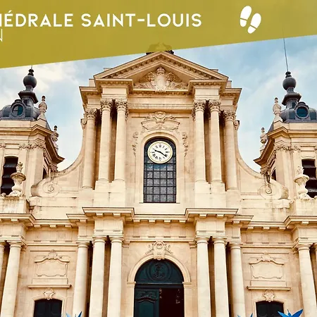 Le Classe 3 Etoiles Vue Chateau & Potager דירה